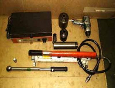 Tools for service screw compressor